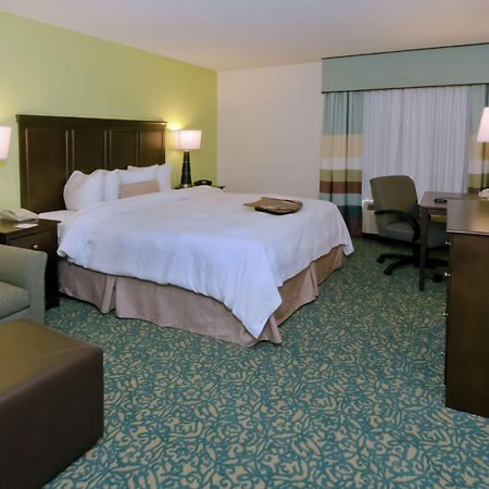 Hampton Inn & Suites Miami-Doral Dolphin Mall Room photo