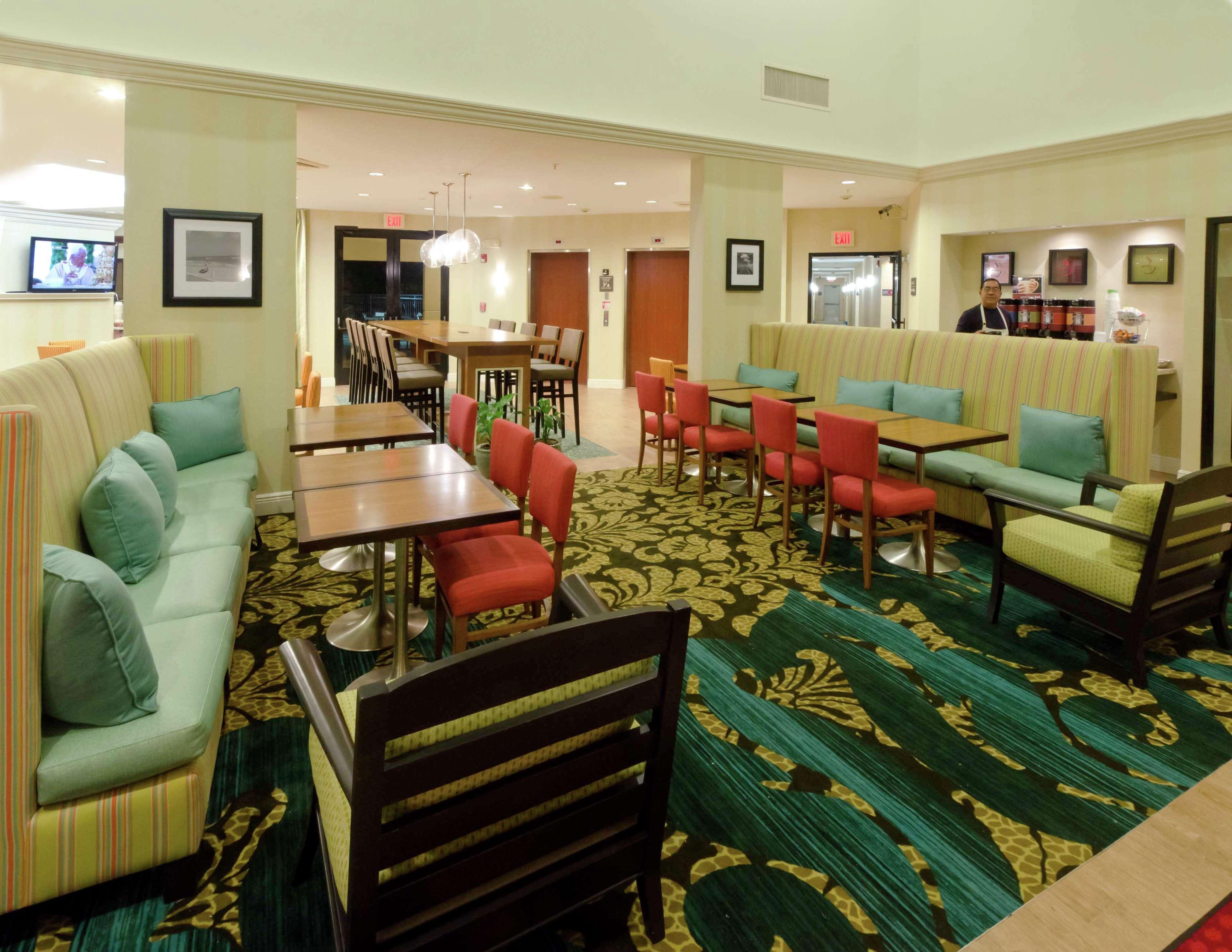 Hampton Inn & Suites Miami-Doral Dolphin Mall Exterior photo