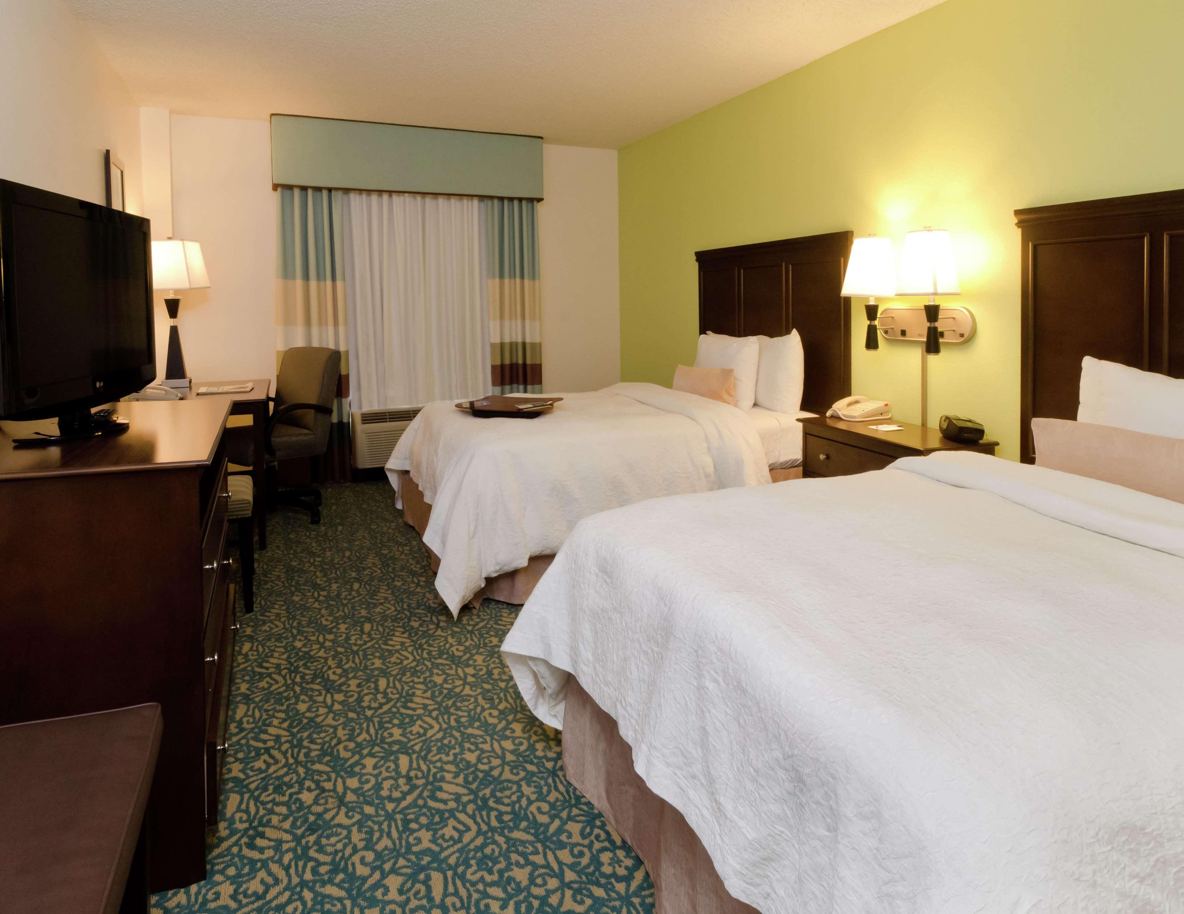 Hampton Inn & Suites Miami-Doral Dolphin Mall Room photo