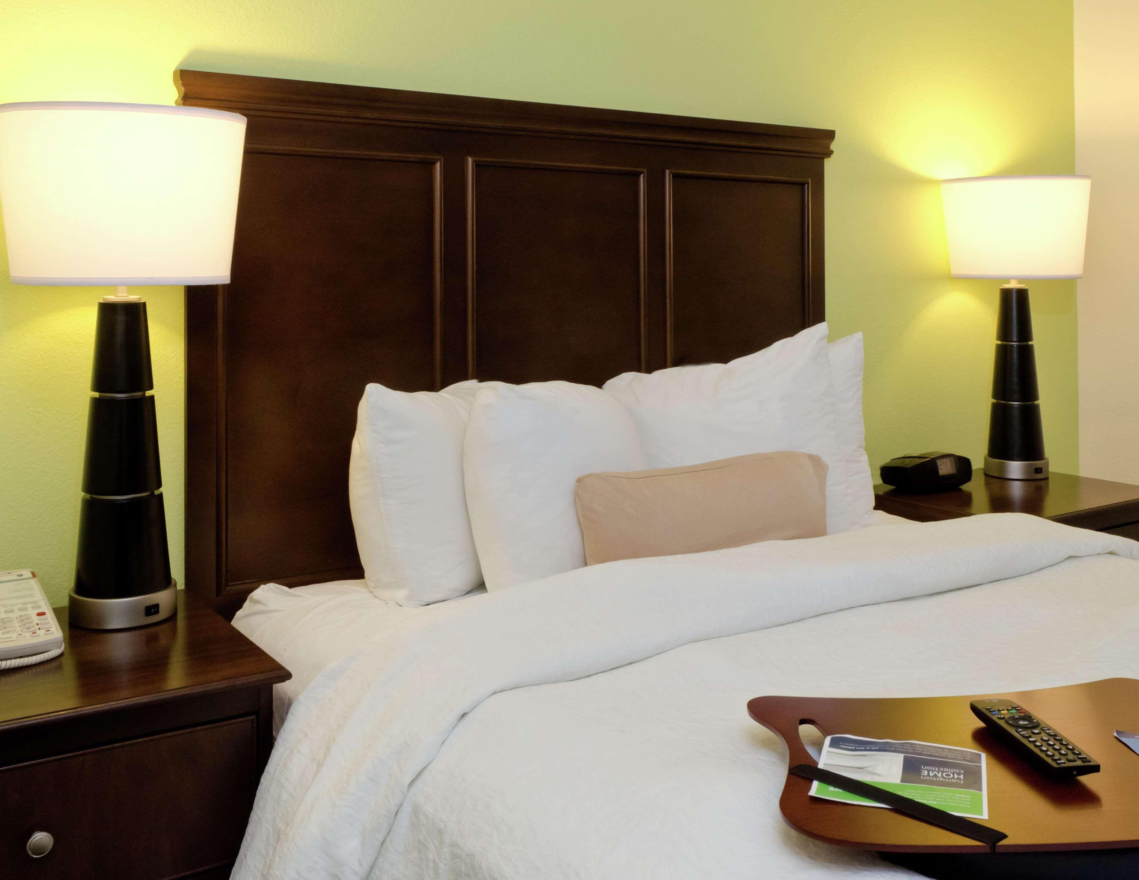 Hampton Inn & Suites Miami-Doral Dolphin Mall Room photo