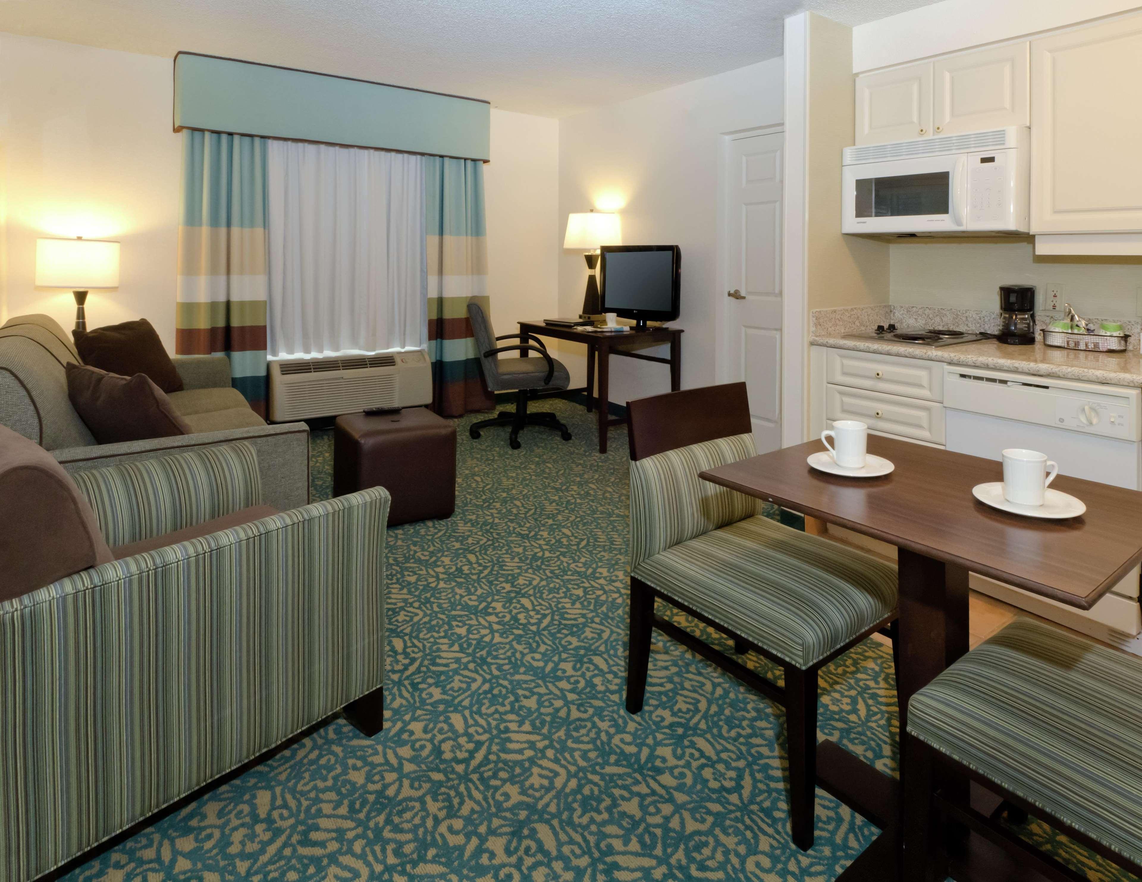 Hampton Inn & Suites Miami-Doral Dolphin Mall Exterior photo
