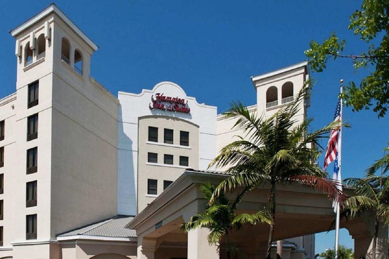 Hampton Inn & Suites Miami-Doral Dolphin Mall Exterior photo